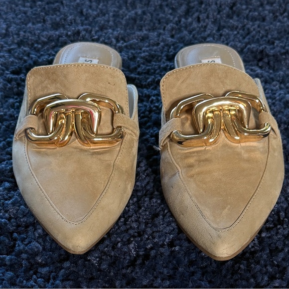 Steve Madden Friends Tan Suede Gold Chain Pointed-Toe Loafer Slides Sz 7.5 - Picture 2 of 11
